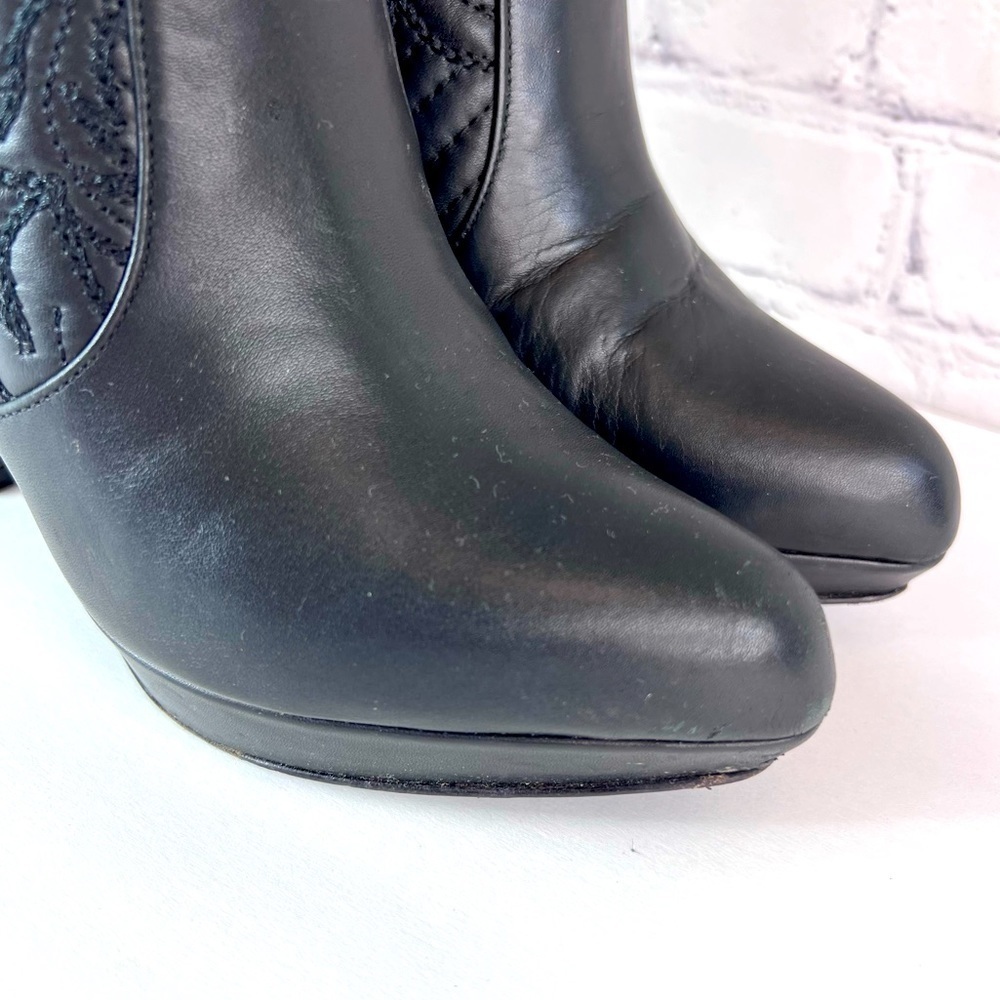 Versace Sexy Knee High Black Leather Quilted Stiletto Platform Heel Boots 35.5 - Picture 8 of 16